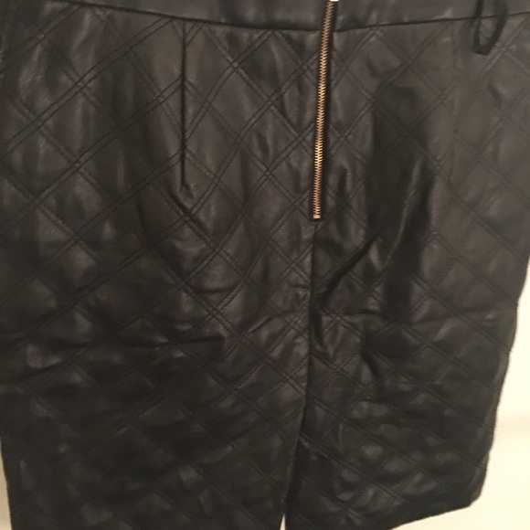 Banana republic faux leather pencil skirt size 2 - Picture 3 of 3